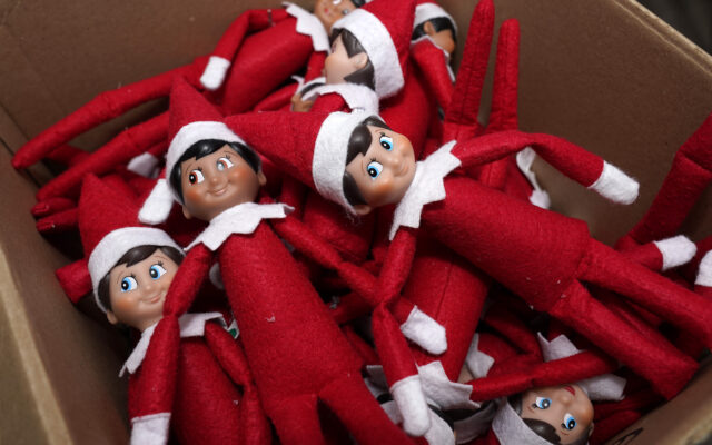 Judges Bans Elf on the Shelf — to HELP Parents!