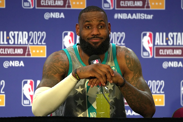 LeBron James, NBA family reacts to Super Bowl 2022 halftime show