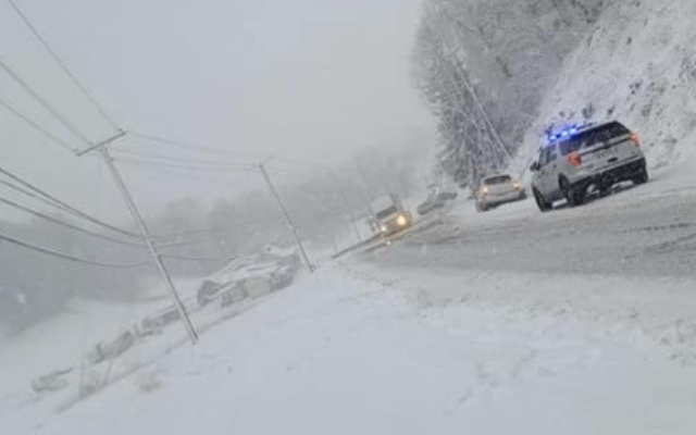 Heavy Snowfall Causes Chain-Reaction Crash Near Minerva
