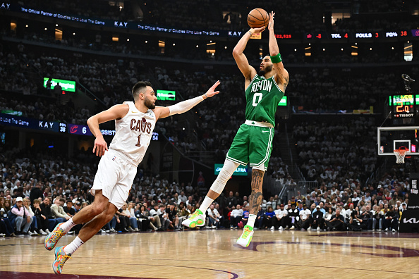 Boston Bounces Back, Beats Cavs In Game 3